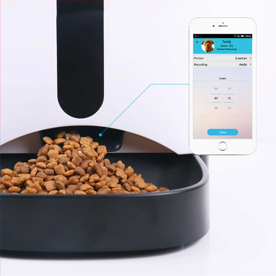 Real-time remote viewing of pet food, photographs and videos.
